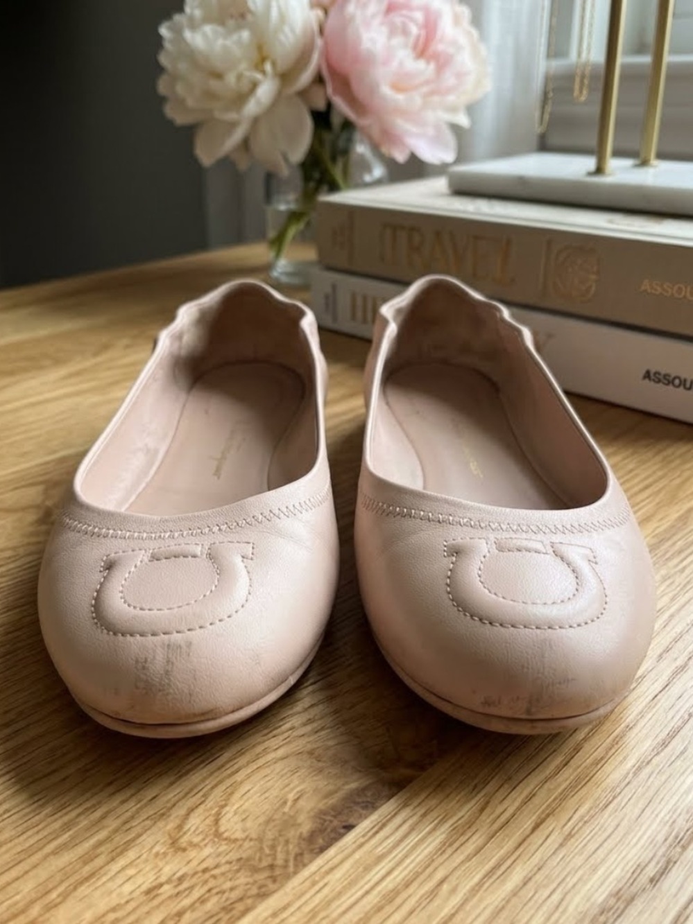 Salvatore Ferragamo Blush Pink Leather Vignola Gancio Scrunch Flats - Size 6.5 C - Picture 3 of 8
